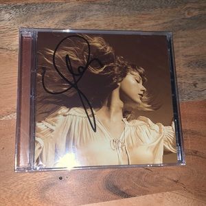 Signed Taylor Swift Fearless (Taylor’s Version) CD